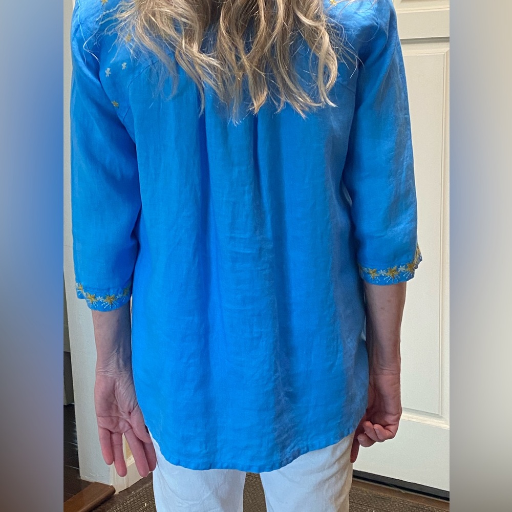 💰CLEARING MY CLOSET SALE💰 Johnny Was Embroidered High Low Tunic Top - Picture 14 of 15